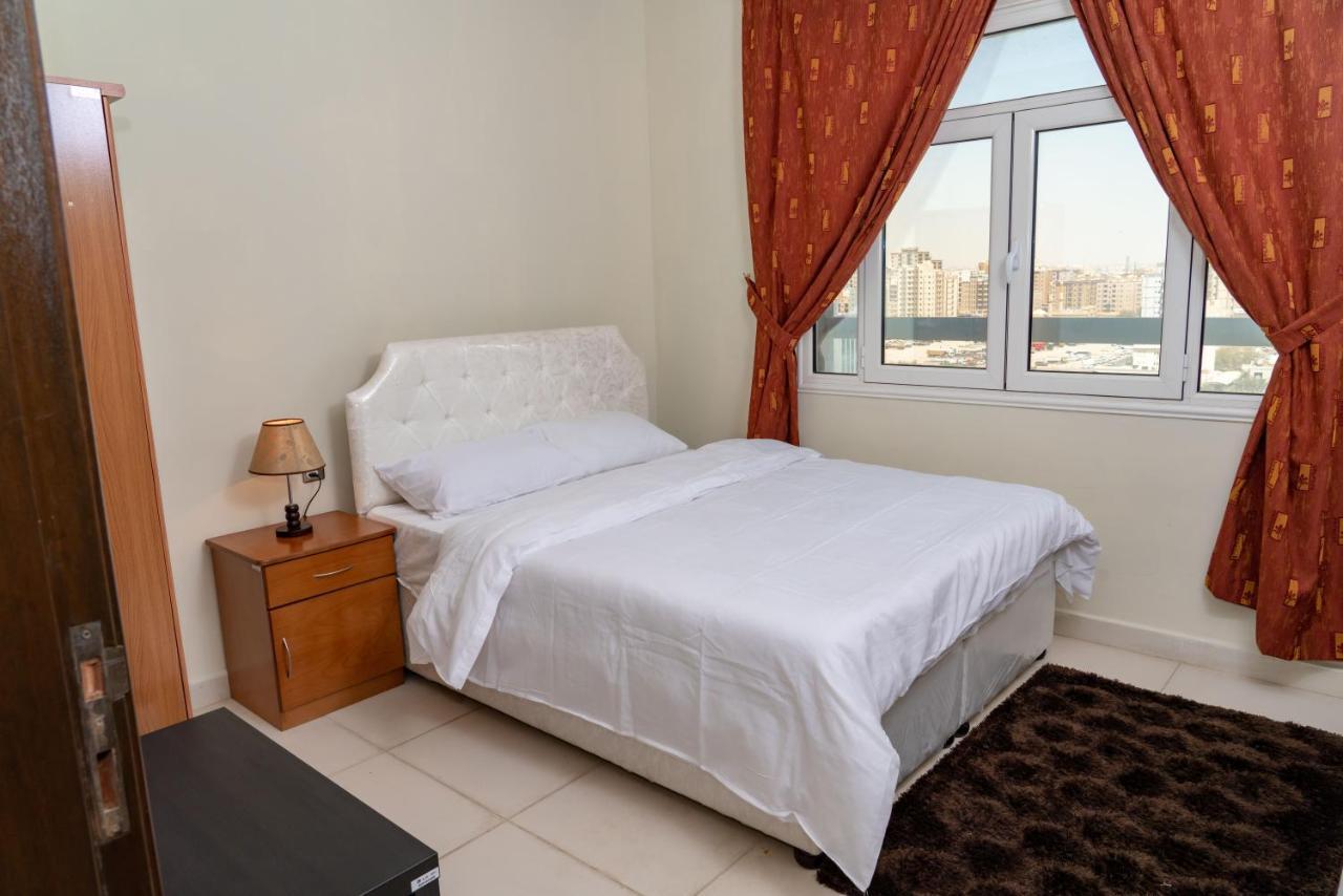 Zodiac Hotel Apartments Fahaheel Kuwait City Exterior foto